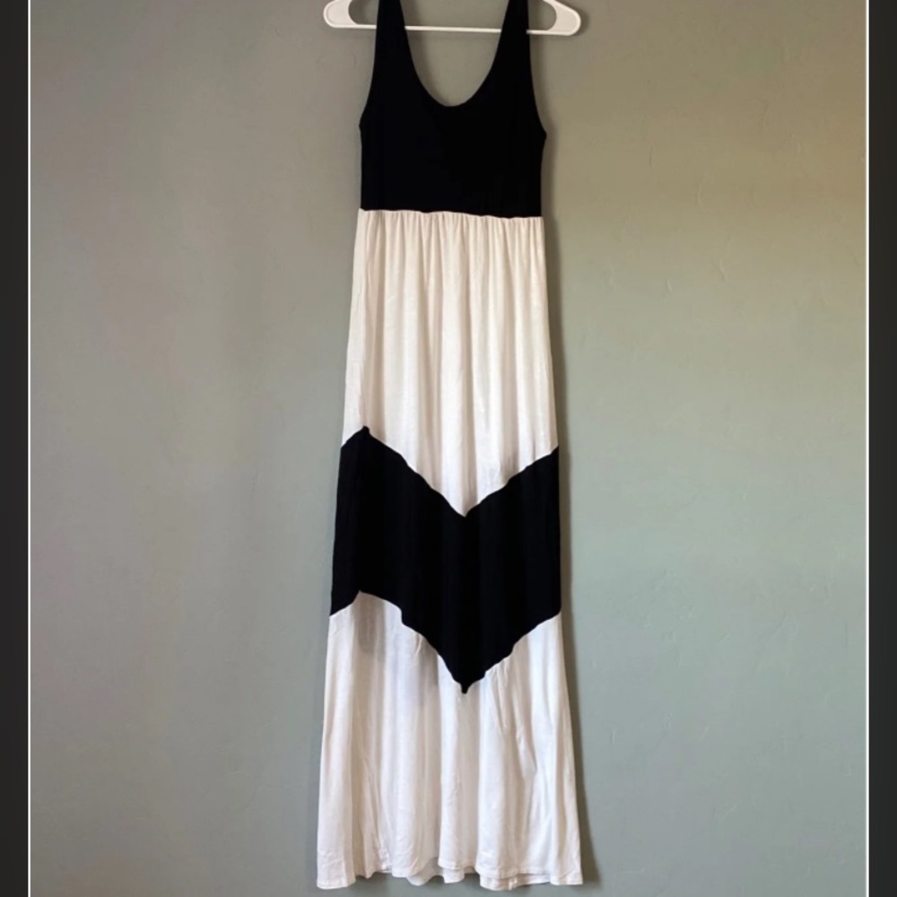Chevron Maxi Dress - Medium